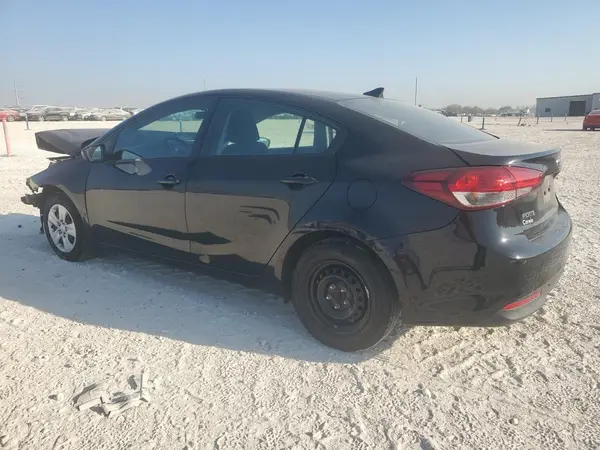 3KPFK4A73HE099407 2017 KIA FORTE - Image 2