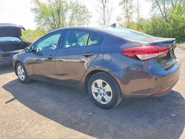 3KPFK4A73HE100233 2017 KIA FORTE - Image 2