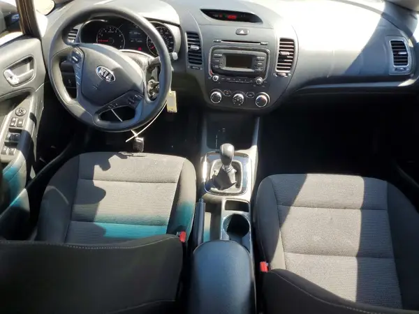 3KPFK4A73HE100233 2017 KIA FORTE - Image 8