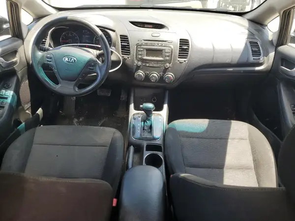 3KPFK4A73HE100491 2017 KIA FORTE - Image 8