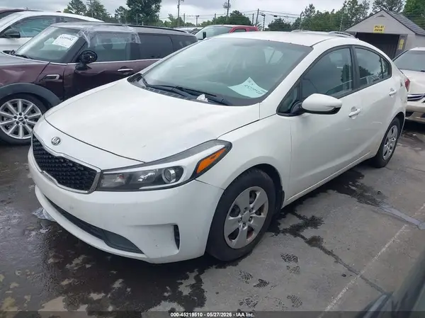 3KPFK4A73HE101379 2017 KIA FORTE - Image 2