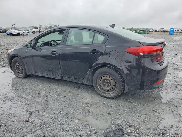 3KPFK4A73HE102614 2017 KIA FORTE - Image 2