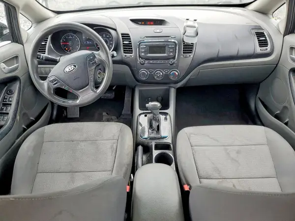 3KPFK4A73HE102614 2017 KIA FORTE - Image 8