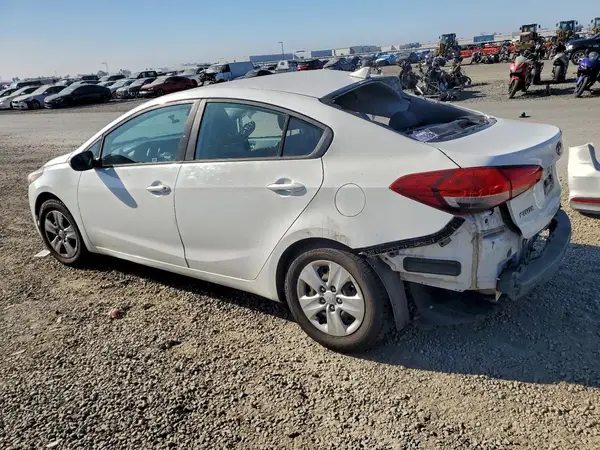 3KPFK4A73HE103004 2017 KIA FORTE - Image 2