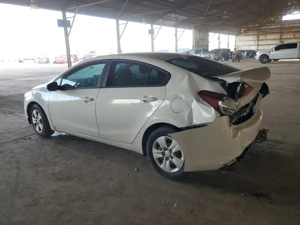 3KPFK4A73HE103262 2017 KIA FORTE - Image 2
