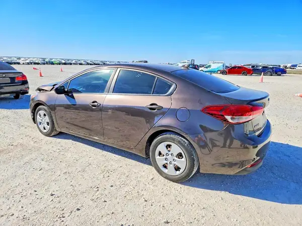 3KPFK4A73HE103438 2017 KIA FORTE - Image 2