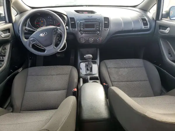 3KPFK4A73HE104041 2017 KIA FORTE - Image 8