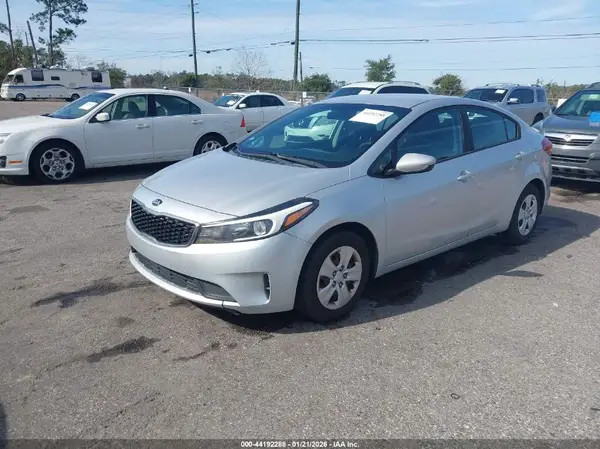 3KPFK4A73HE104783 2017 KIA FORTE - Image 2