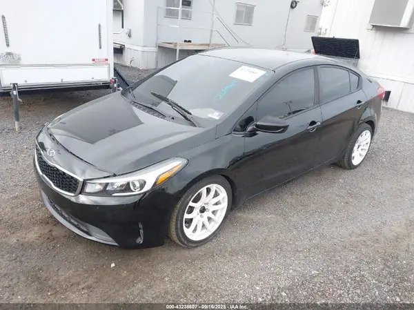 3KPFK4A73HE107490 2017 KIA FORTE - Image 2