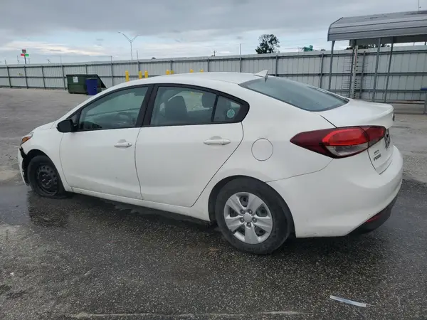 3KPFK4A73HE107621 2017 KIA FORTE - Image 2