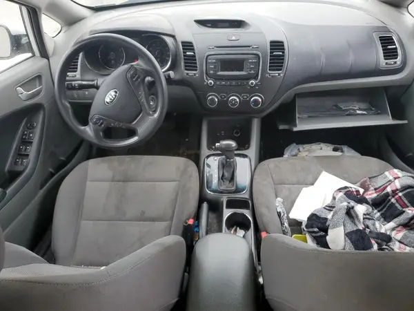 3KPFK4A73HE107621 2017 KIA FORTE - Image 8