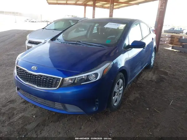 3KPFK4A73HE109417 2017 KIA FORTE - Image 2