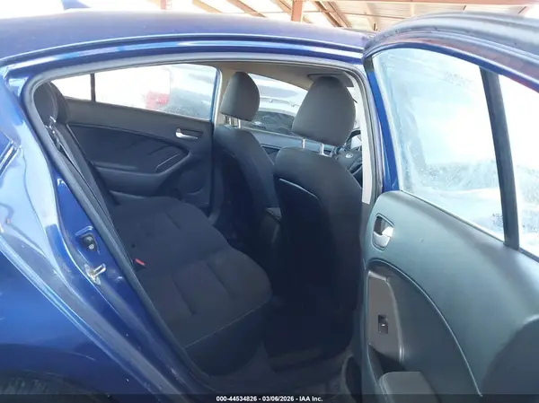 3KPFK4A73HE109417 2017 KIA FORTE - Image 8