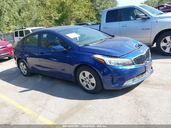 3KPFK4A73HE110678 2017 KIA FORTE - Image 1