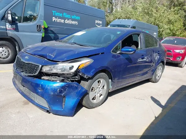 3KPFK4A73HE110678 2017 KIA FORTE - Image 2