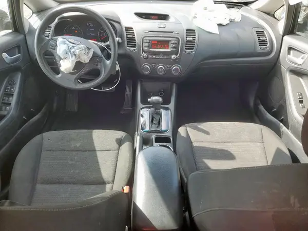 3KPFK4A73HE110745 2017 KIA FORTE - Image 8
