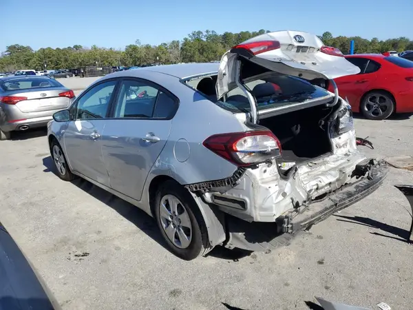 3KPFK4A73HE111863 2017 KIA FORTE - Image 2