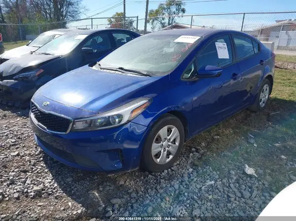 3KPFK4A73HE112544 2017 KIA FORTE - Image 2