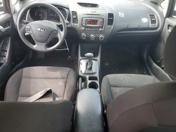 3KPFK4A73HE113550 2017 KIA FORTE - Image 8