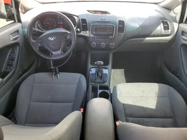 3KPFK4A73HE113595 2017 KIA FORTE - Image 8
