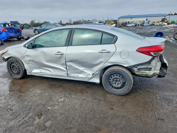3KPFK4A73HE113726 2017 KIA FORTE - Image 2
