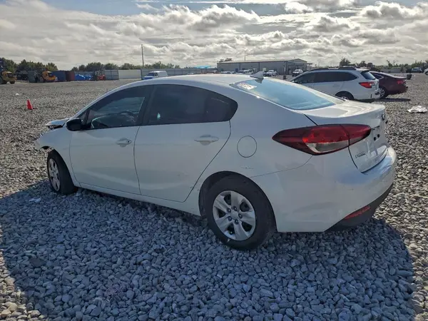3KPFK4A73HE113936 2017 KIA FORTE - Image 2