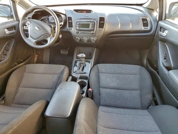 3KPFK4A73HE114410 2017 KIA FORTE - Image 8