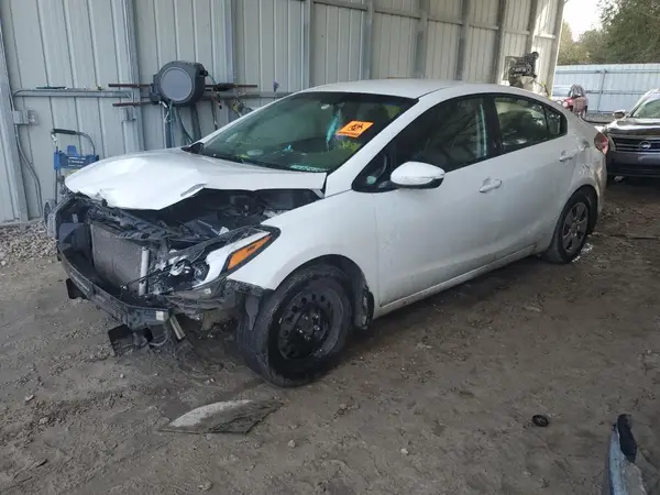 3KPFK4A73HE115217 2017 KIA FORTE - Image 1