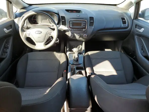 3KPFK4A73HE115489 2017 KIA FORTE - Image 8
