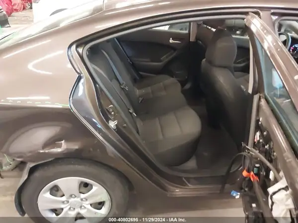 3KPFK4A73HE115928 2017 KIA FORTE - Image 8