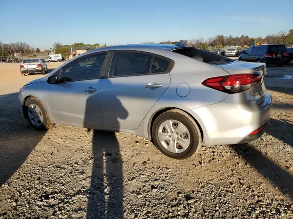 3KPFK4A73HE117498 2017 KIA FORTE - Image 2