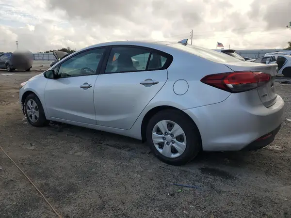 3KPFK4A73HE117873 2017 KIA FORTE - Image 2
