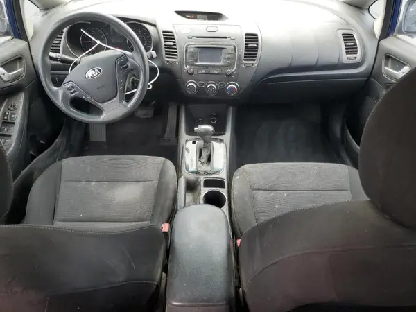 3KPFK4A73HE118635 2017 KIA FORTE - Image 8