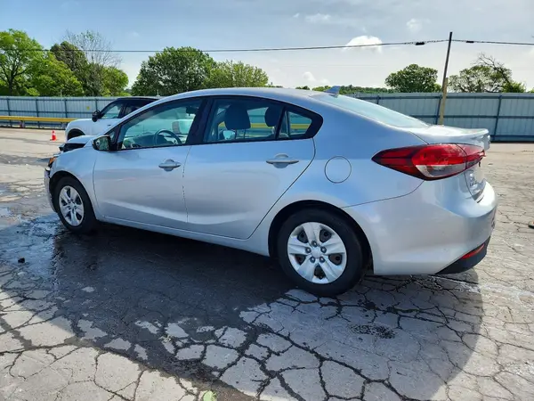 3KPFK4A73HE118862 2017 KIA FORTE - Image 2