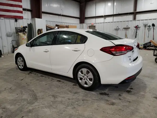 3KPFK4A73HE119333 2017 KIA FORTE - Image 2