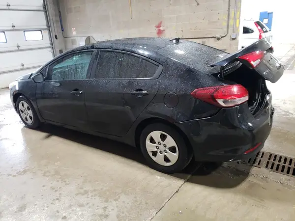 3KPFK4A73HE120319 2017 KIA FORTE - Image 2
