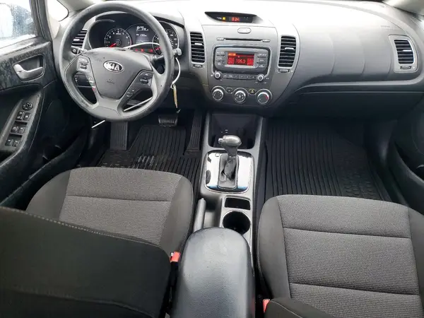 3KPFK4A73HE124659 2017 KIA FORTE - Image 8