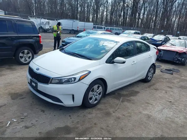 3KPFK4A73HE125875 2017 KIA FORTE - Image 2