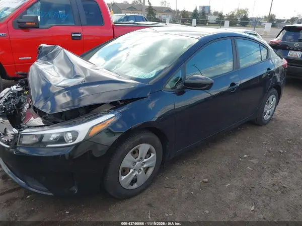3KPFK4A73HE127268 2017 KIA FORTE - Image 2