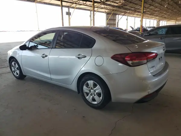 3KPFK4A73HE130025 2017 KIA FORTE - Image 2