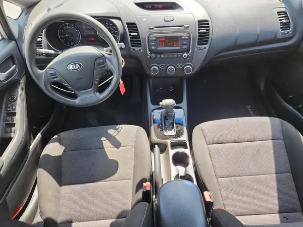 3KPFK4A73HE130249 2017 KIA FORTE - Image 8