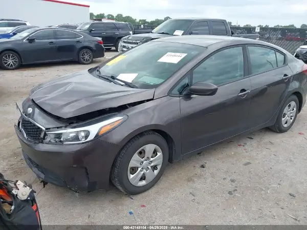 3KPFK4A73HE137878 2017 KIA FORTE - Image 2