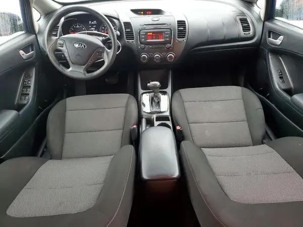 3KPFK4A73HE141848 2017 KIA FORTE - Image 8
