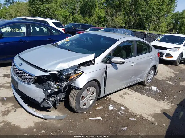 3KPFK4A73HE142563 2017 KIA FORTE - Image 2