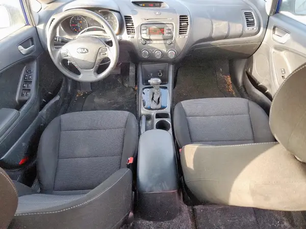 3KPFK4A73HE142918 2017 KIA FORTE - Image 8