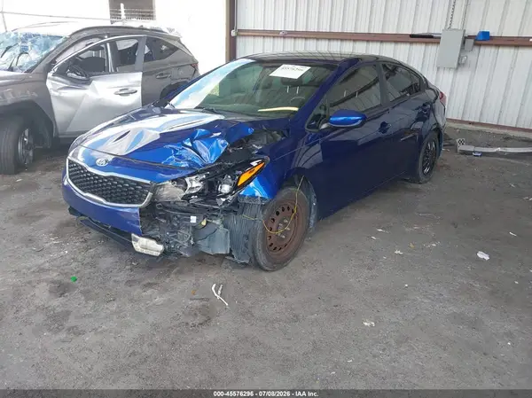 3KPFK4A73HE142949 2017 KIA FORTE - Image 2