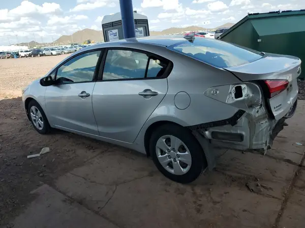 3KPFK4A73HE143387 2017 KIA FORTE - Image 2