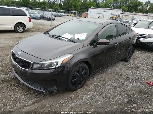 3KPFK4A73HE144099 2017 KIA FORTE - Image 2