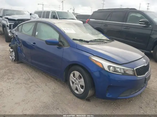 3KPFK4A73HE145785 2017 KIA FORTE - Image 1