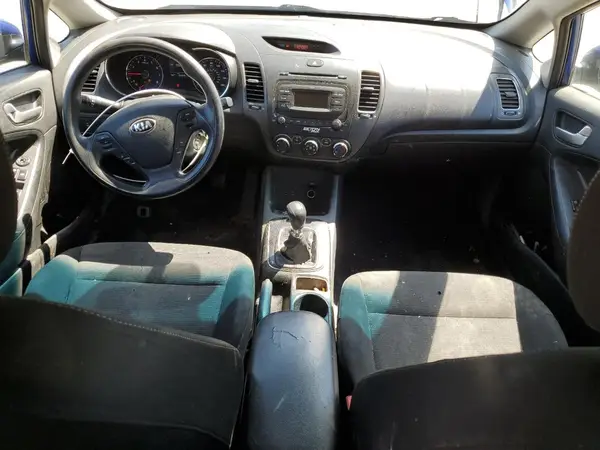 3KPFK4A73HE146063 2017 KIA FORTE - Image 8
